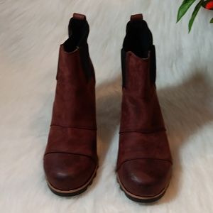 Sorel Addington Chelsea Block Heel Boots Maroon Sz 9.5